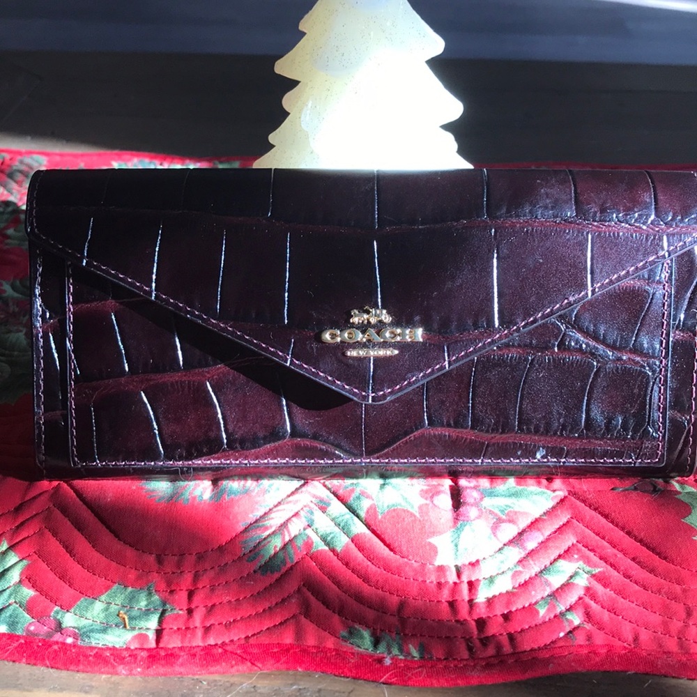 SALE - Gorgeous NWOT Coach wallet